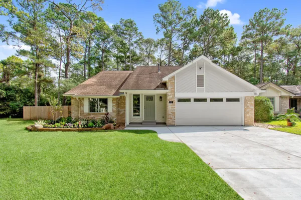 $565,000 | 12 Edgewood Forest Court, The Woodlands, TX 77381
