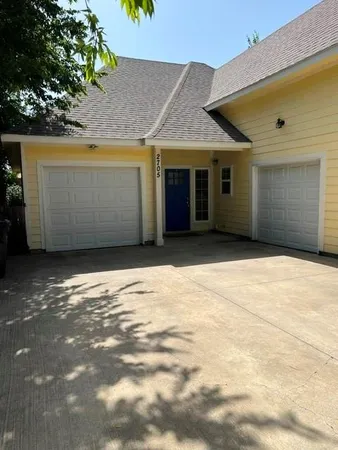 $2,500 | 2705 College Avenue, Fort Worth, TX 76110