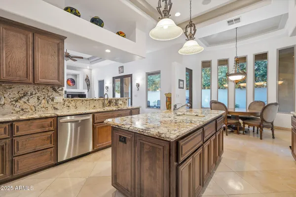 $1,399,500 | 311 East Wexford Cove, Phoenix, AZ 85020