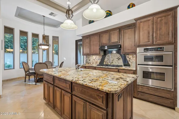 $1,399,500 | 311 East Wexford Cove, Phoenix, AZ 85020