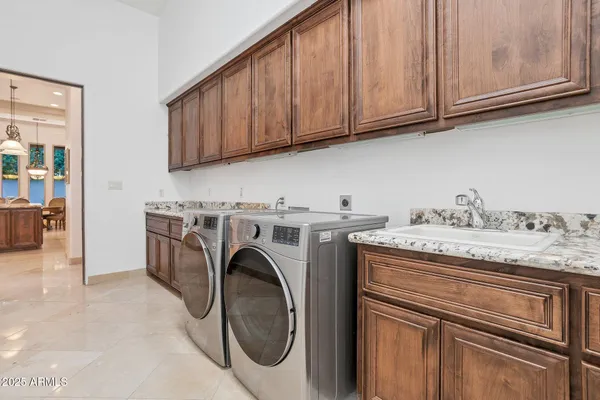 $1,399,500 | 311 East Wexford Cove, Phoenix, AZ 85020