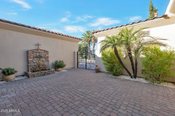 $1,399,500 | 311 East Wexford Cove, Phoenix, AZ 85020