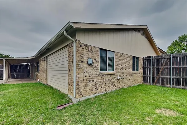 $2,300 | 3704 Fairfield Drive, Carrollton, TX 75007