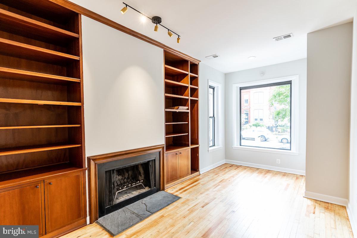 326 F Street Northeast Washington, DC 20002 - Photo 8 of 63