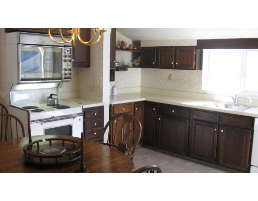 38 Newcastle Road Peabody, MA 01960 - Photo 2 of 6 Gallery Image 2