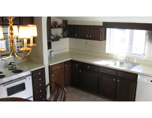 38 Newcastle Road Peabody, MA 01960 - Photo 4 of 6 Gallery Image 4
