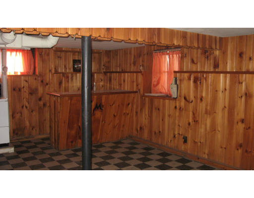 38 Newcastle Road Peabody, MA 01960 - Photo 5 of 6 Gallery Image 5