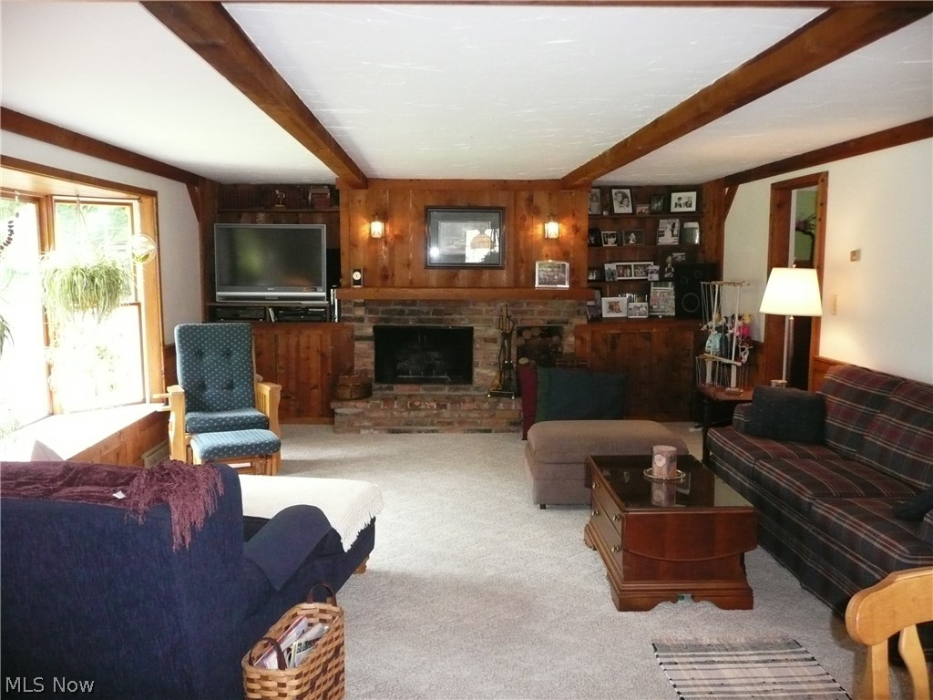 4888 Westbourne Road Cleveland, OH 44124 - Photo 9 of 18 Comfortable ! Inviting ! What more can I say !