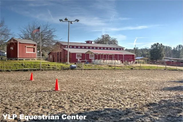 a sign that is on the side of the road