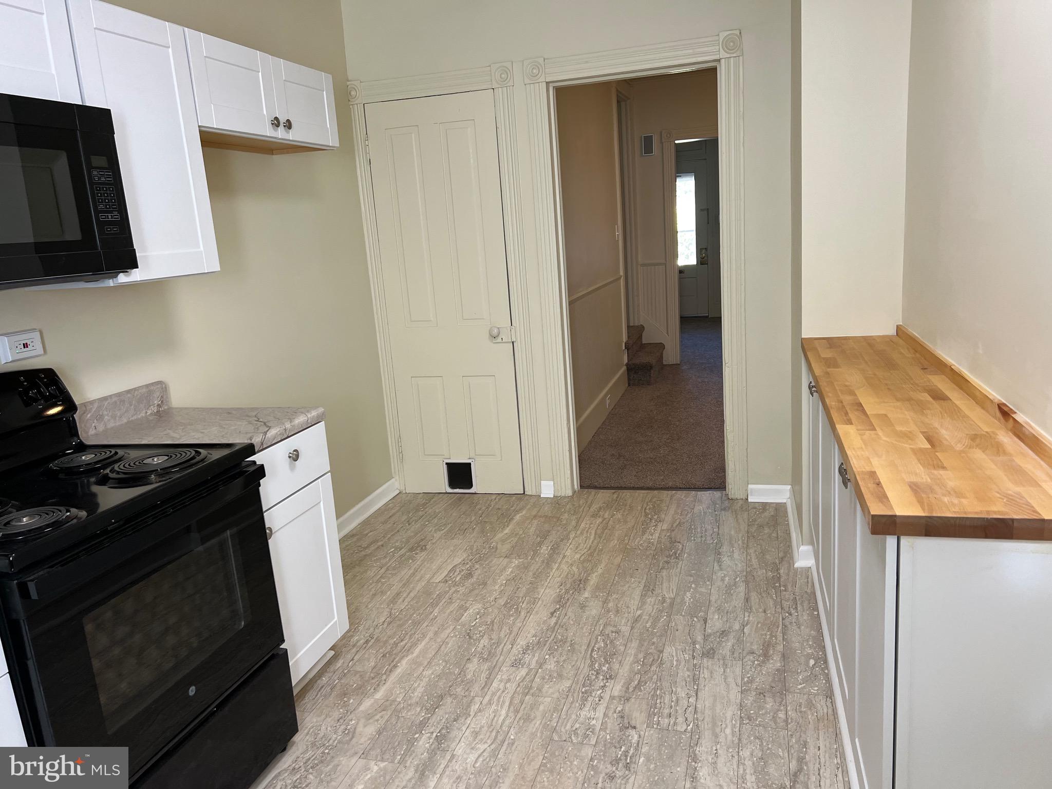 62 Cacoosing Avenue Sinking Spring, PA 19608 - Photo 10 of 40 Kitchen toward DR