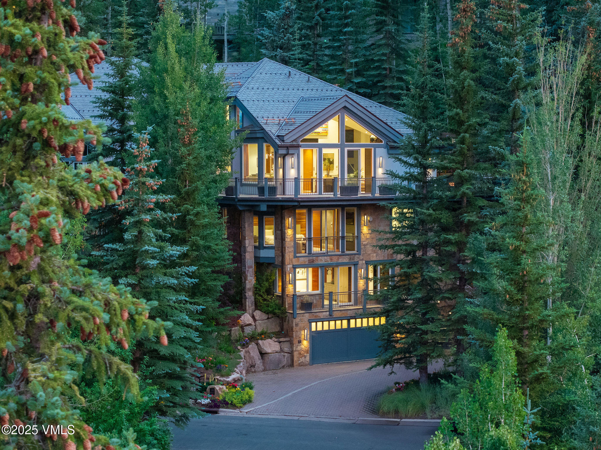 126 West Forest Road, Unit W Vail, CO 81657 - Photo 37 of 43 2507_126_forest_rd_aerial_c