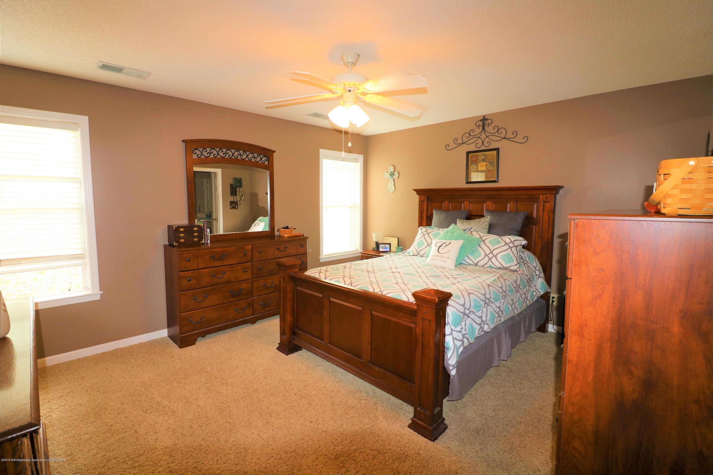 447 Timber Way South Hernando, MS 38632 - Photo 15 of 26 IMG_2658