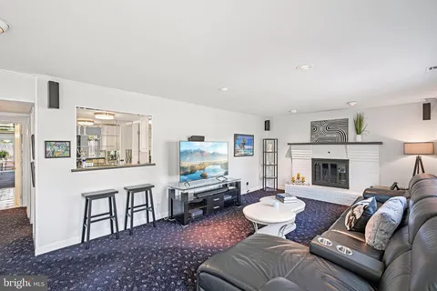 $649,900 | 2 Warwick Court, Mount Laurel, NJ 08054