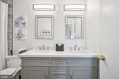 $649,900 | 2 Warwick Court, Mount Laurel, NJ 08054