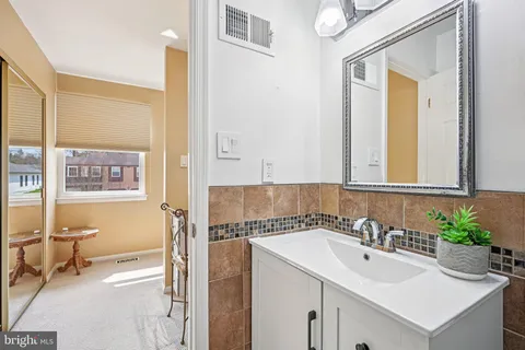 $649,900 | 2 Warwick Court, Mount Laurel, NJ 08054