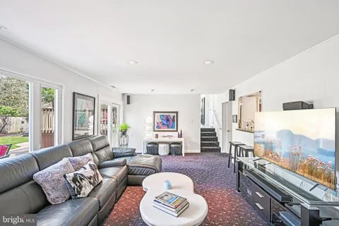 $649,900 | 2 Warwick Court, Mount Laurel, NJ 08054