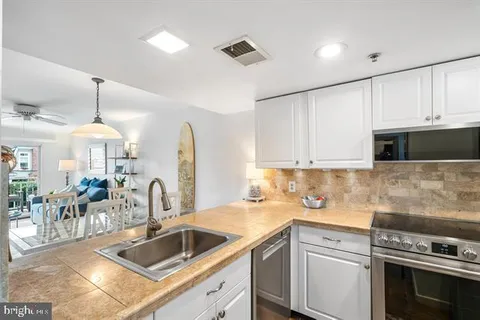 $1,059,900 | 700 First Avenue, Unit 214, Avalon, NJ 08202