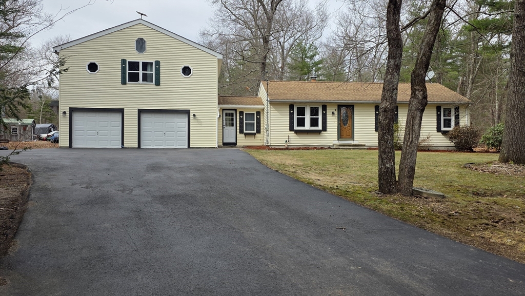 11 Walnut Street Douglas, MA 01516 - Photo 2 of 40