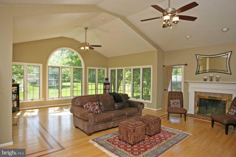 3429 Hidden River View Road Annapolis, MD 21403 - Photo 12 of 29 Family Room