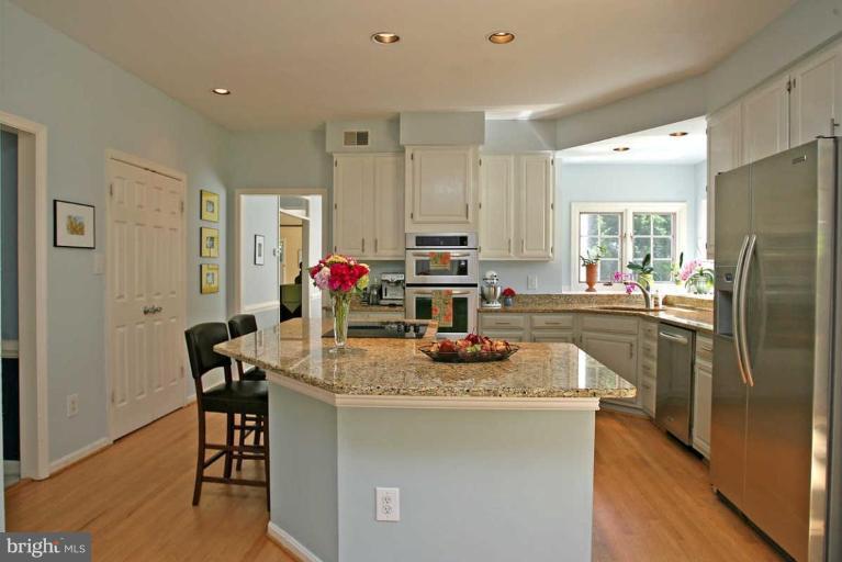 3429 Hidden River View Road Annapolis, MD 21403 - Photo 14 of 29 Kitchen