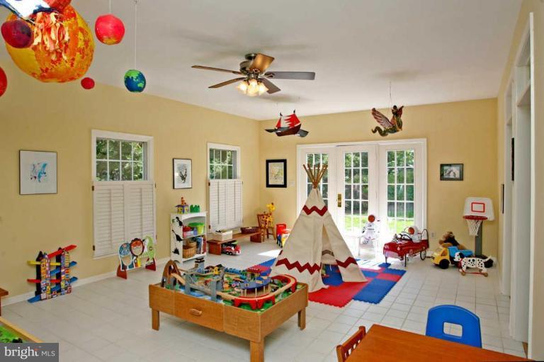 3429 Hidden River View Road Annapolis, MD 21403 - Photo 19 of 29 Sunroom
