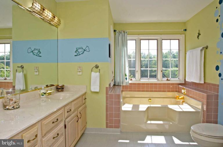 3429 Hidden River View Road Annapolis, MD 21403 - Photo 9 of 29 Bath #2