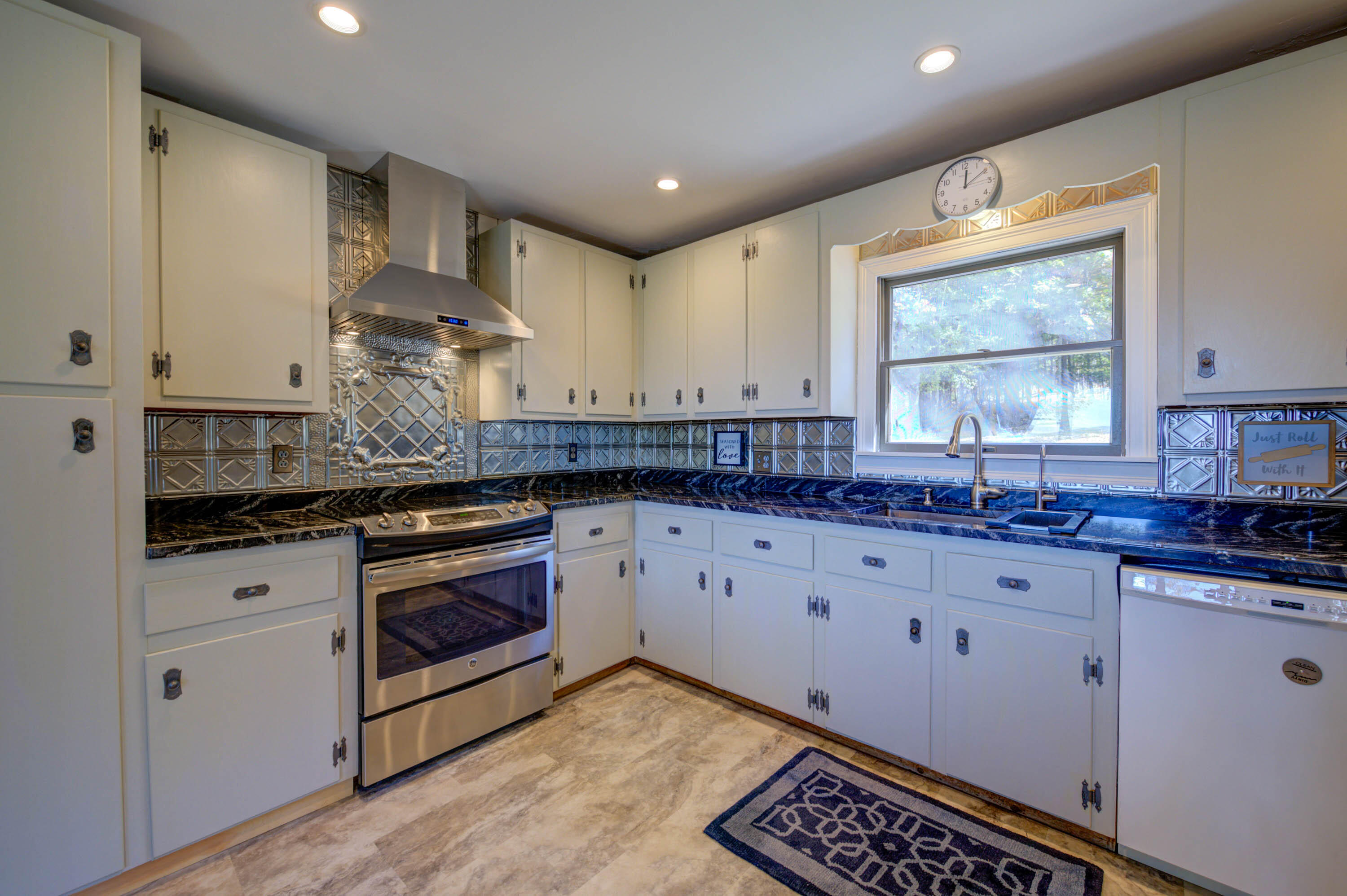 122 Tucker Road Wayne, ME 04284 - Photo 15 of 52 pic-13