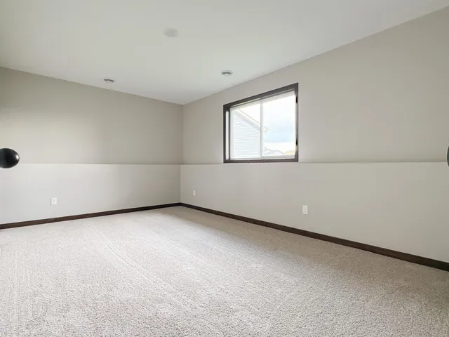 $505,000 | 8733 90th Avenue, Milaca, MN 56353