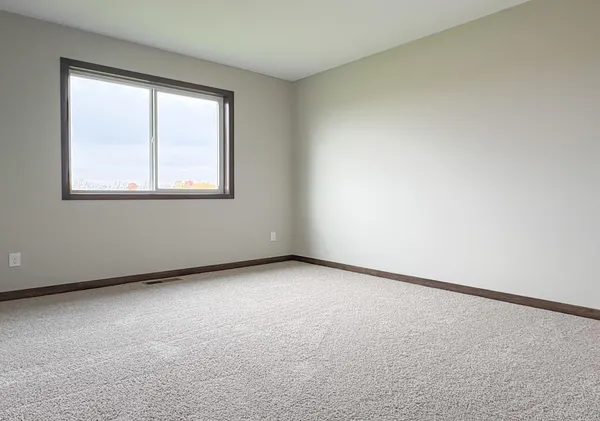 $505,000 | 8733 90th Avenue, Milaca, MN 56353