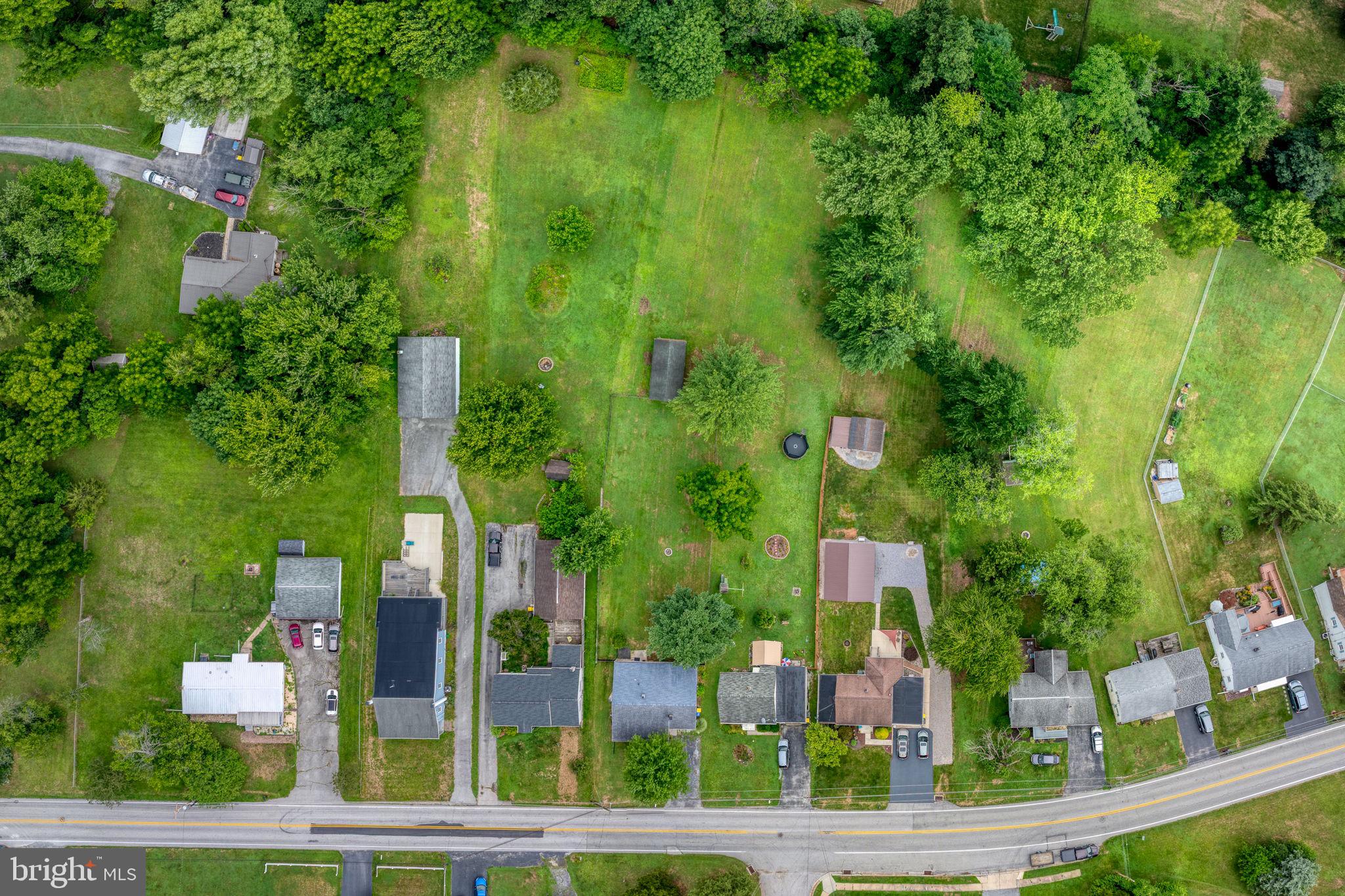 2725 Oakland Road Dover, PA 17315 - Photo 2 of 33