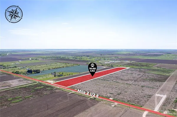 a view of a tennis court