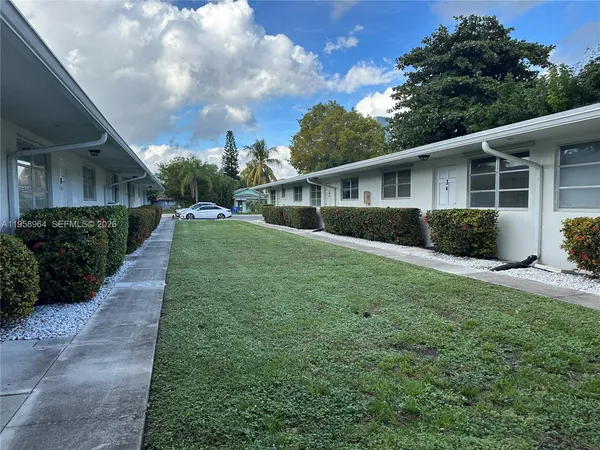 $1,850 | 2222 Jackson Street, Unit 6E, Hollywood, FL 33020