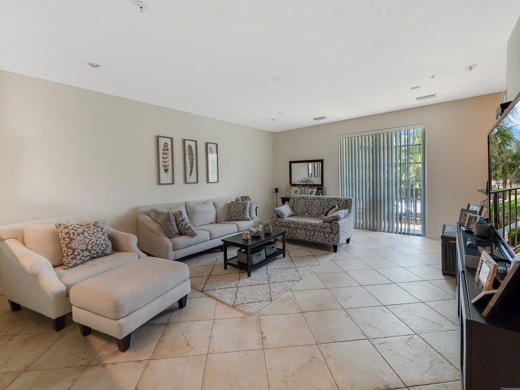 439 School House Road Jupiter, FL 33458 - Photo 8 of 13 Living room