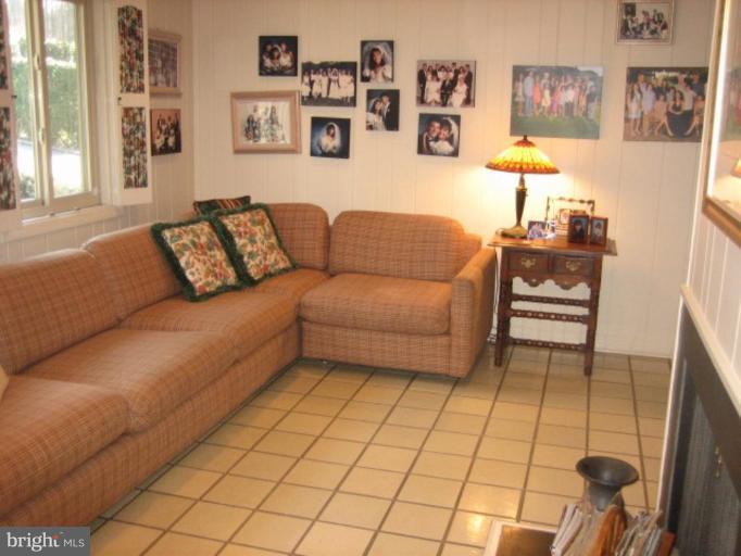 2306 Sugarcone Road Baltimore, MD 21209 - Photo 3 of 14 Family Room #2