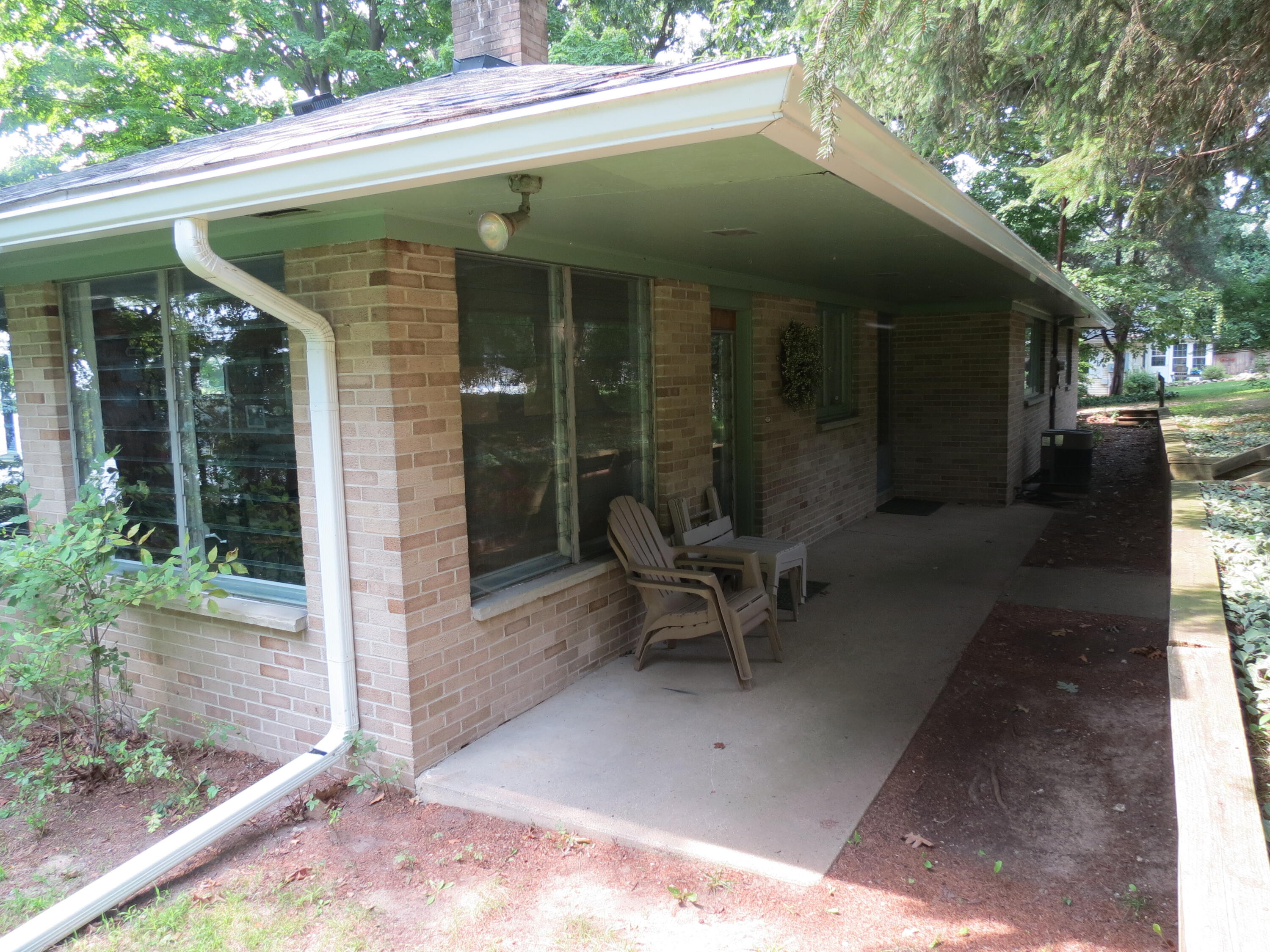 890 White Lake Road Pleasant Lake, MI 49272 - Photo 3 of 74 Covered porch