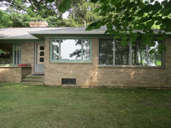 $579,900 | 890 White Lake Road, Pleasant Lake, MI 49272