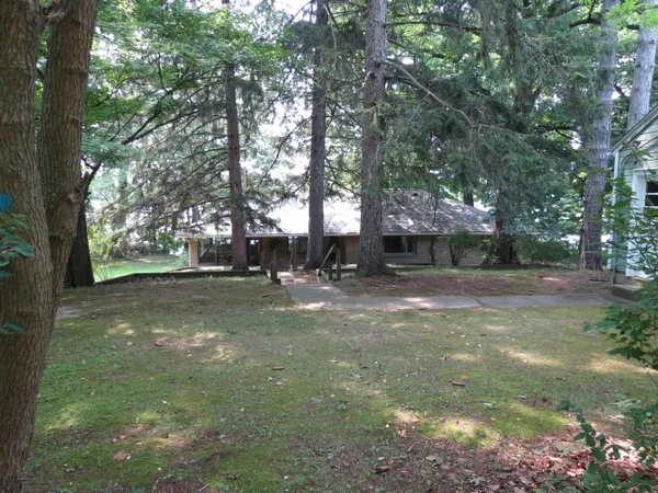 $579,900 | 890 White Lake Road, Pleasant Lake, MI 49272
