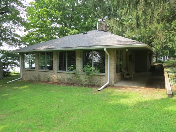 $579,900 | 890 White Lake Road, Pleasant Lake, MI 49272
