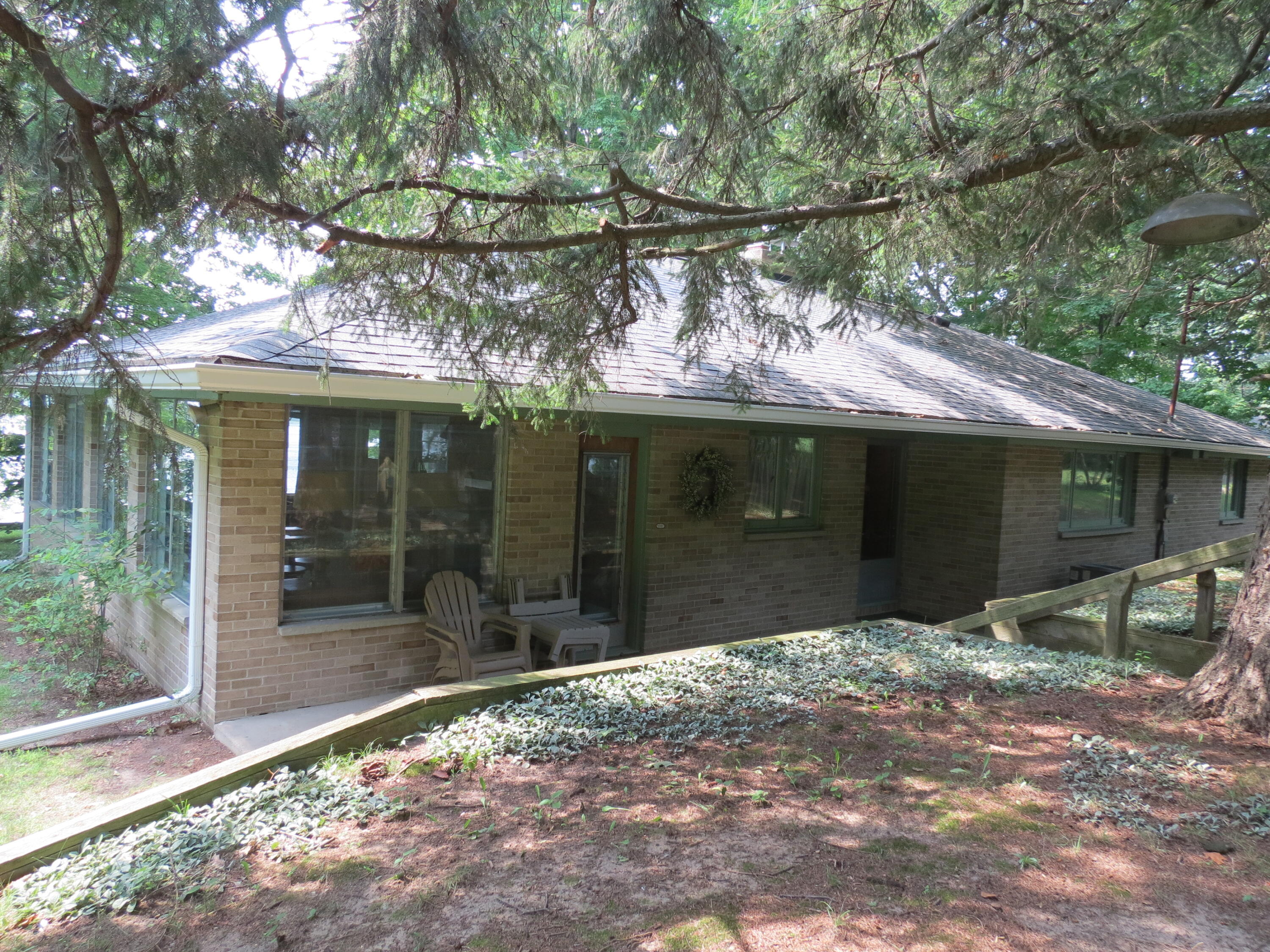 890 White Lake Road Pleasant Lake, MI 49272 - Photo 7 of 85 Terrific MCM Ranch