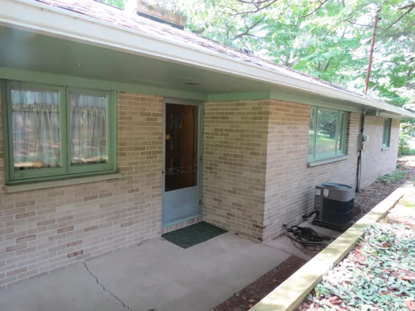 $579,900 | 890 White Lake Road, Pleasant Lake, MI 49272
