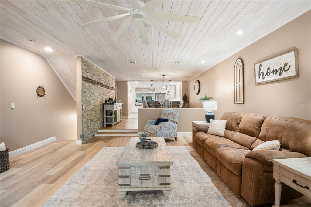 529 Sandy Hook Road Treasure Island, FL 33706 - Photo 7 of 55