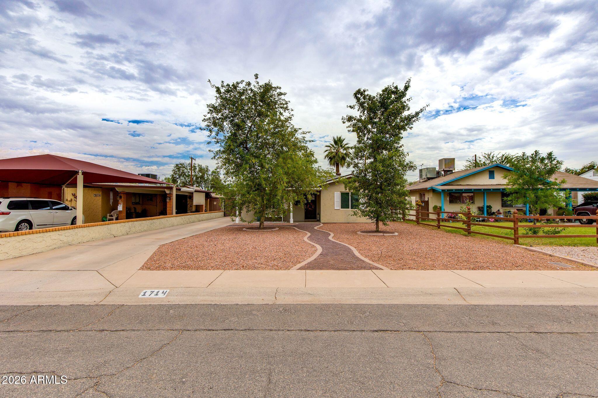 1714 East Roma Avenue Phoenix, AZ 85016 - Photo 2 of 38