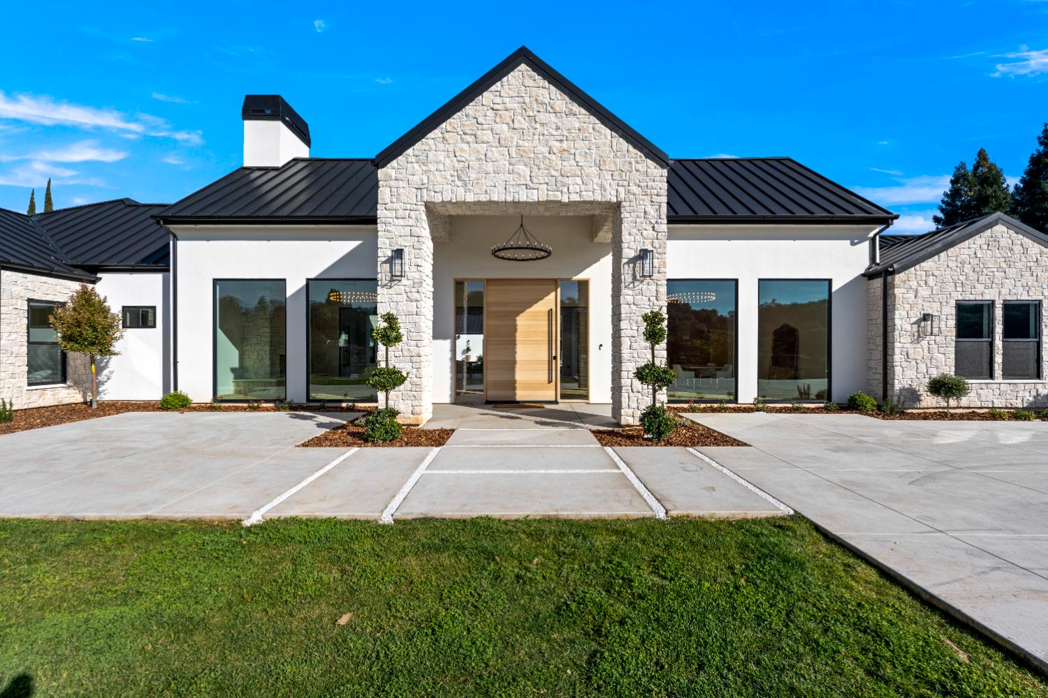 2735 Rattlesnake Road Newcastle, CA 95658 - Photo 72 of 84 a view of a house with backyard and porch