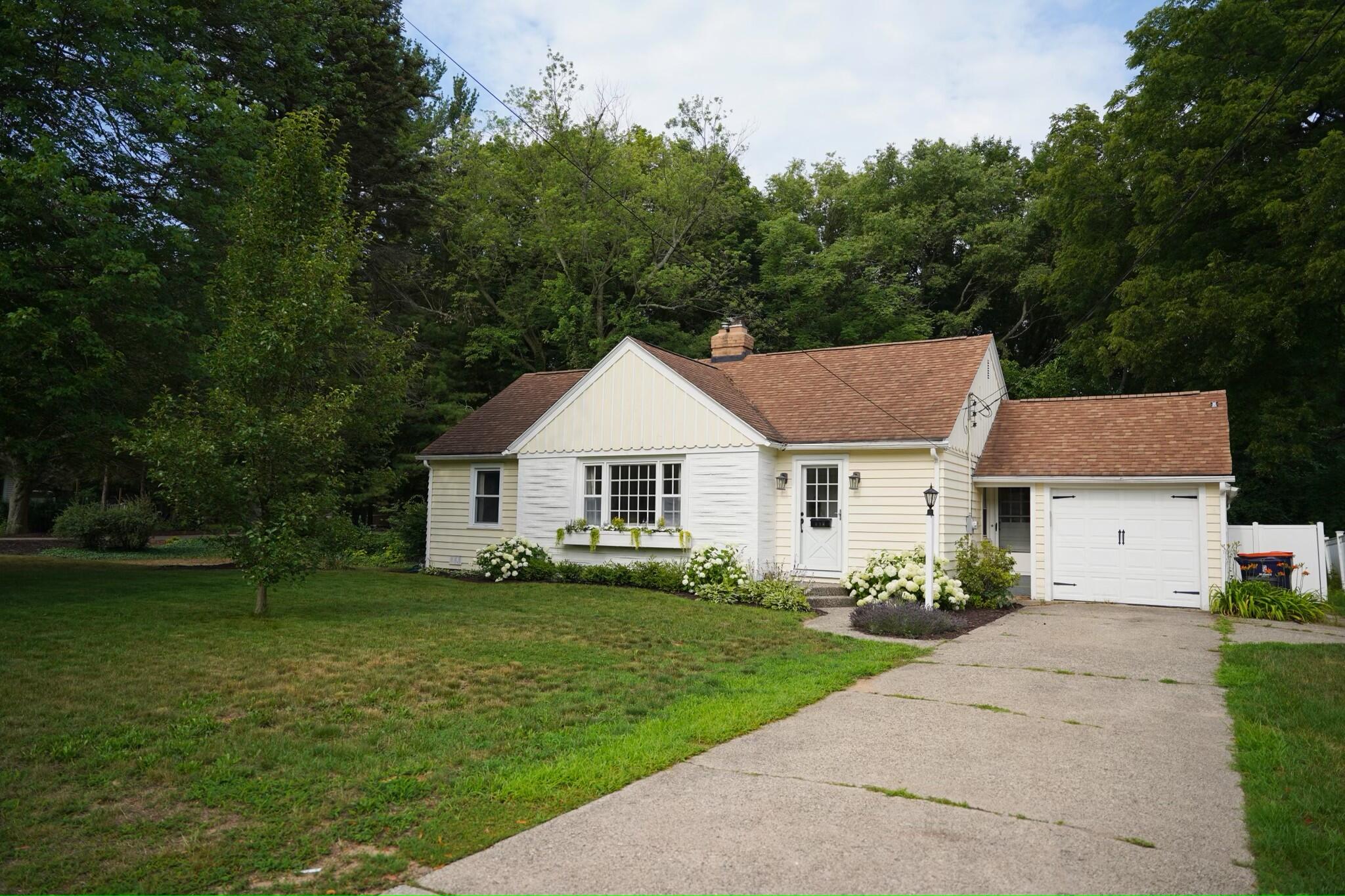 638 Graafschap Road Holland, MI 49423 - Photo 2 of 56 6F8022BB-3B26-412B-943D-78419CDFE97E