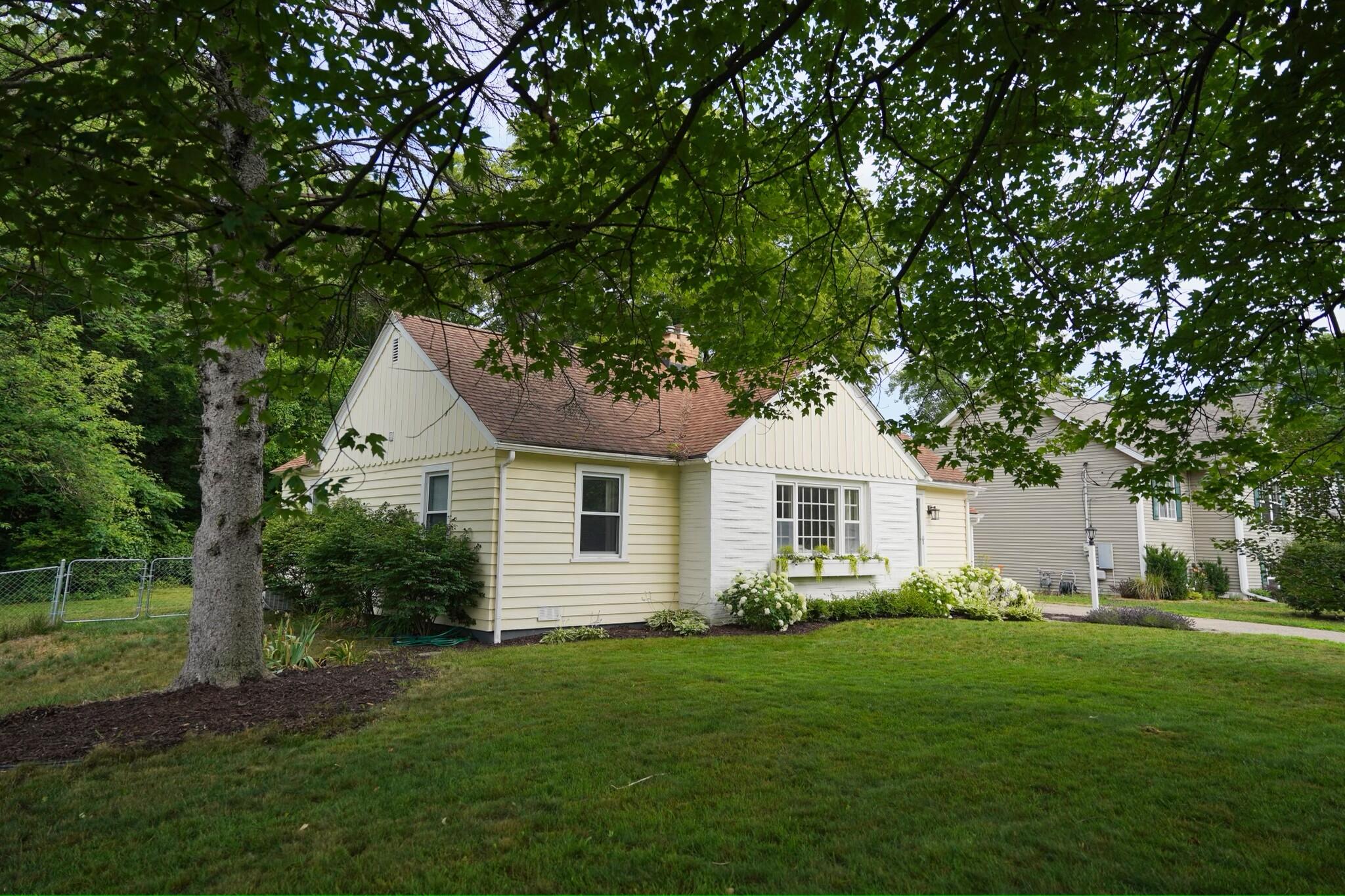 638 Graafschap Road Holland, MI 49423 - Photo 3 of 56 B9DD74C8-953F-4917-9389-70DAAFC18A27