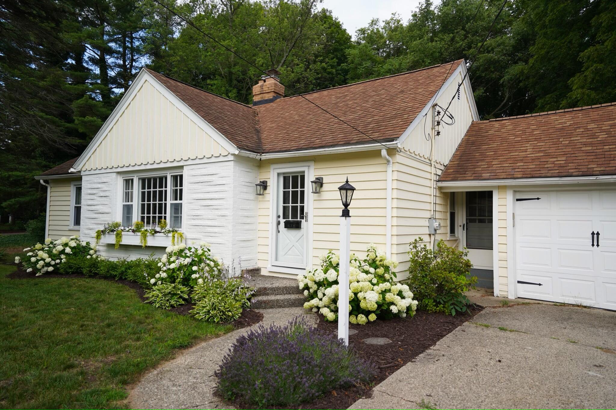 638 Graafschap Road Holland, MI 49423 - Photo 4 of 56 A4634B55-61B8-4B1B-83CD-379BB41CCBB7