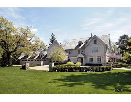 737 Sheridan Road Lake Forest, IL 60045 - Photo 1 of 1 a front view of house with yard and green space