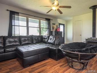 12220 Ferrin Road Carlyle, IL 62231 - Photo 4 of 36