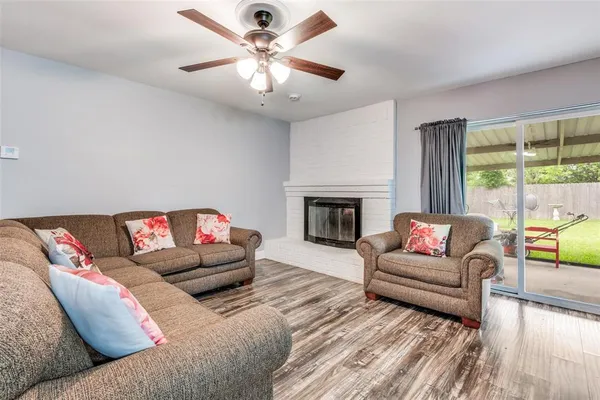 $255,000 | 1717 Parkhaven Drive, Seagoville, TX 75159