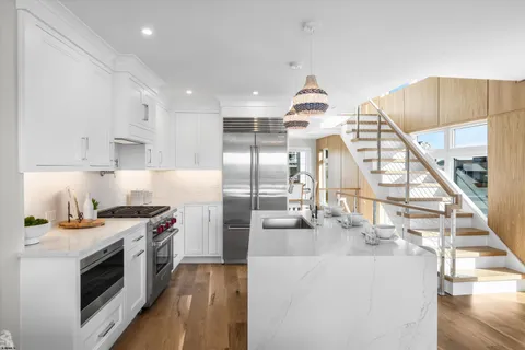 $3,950,000 | 233 West 17th Street, Ocean City, NJ 08226